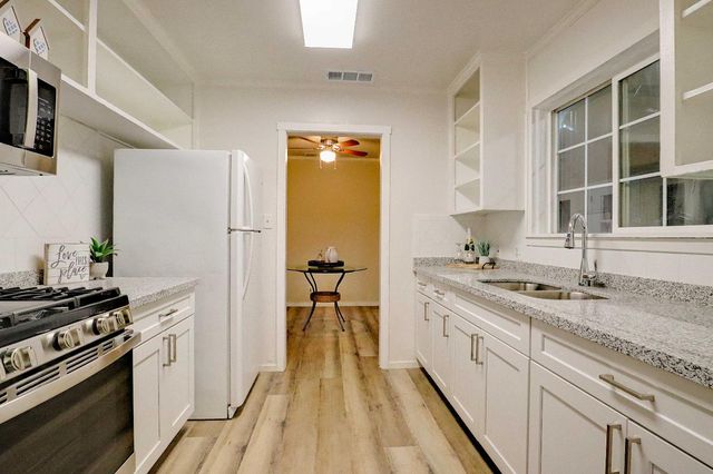 4121 N Palm Avenue, Fresno, CA 93704