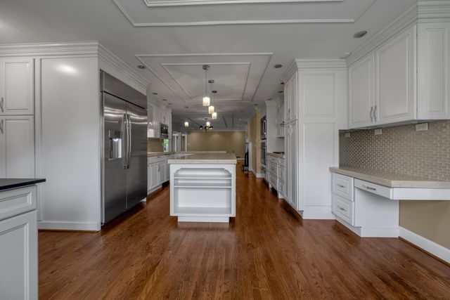 790 Chinoe Road, Lexington, KY 40502