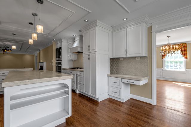 790 Chinoe Road, Lexington, KY 40502