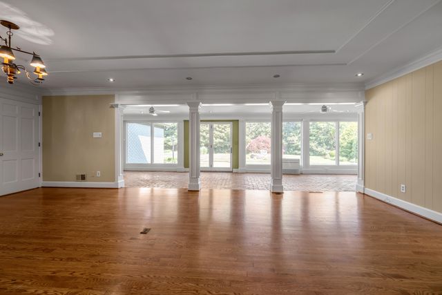 790 Chinoe Road, Lexington, KY 40502