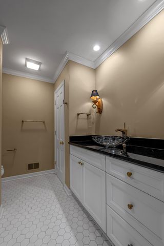 790 Chinoe Road, Lexington, KY 40502