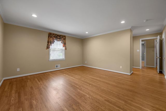 790 Chinoe Road, Lexington, KY 40502
