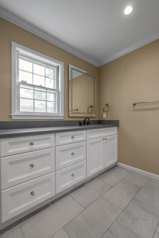 790 Chinoe Road, Lexington, KY 40502