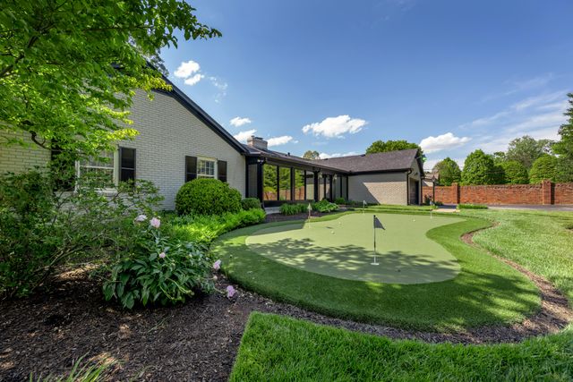 790 Chinoe Road, Lexington, KY 40502