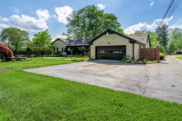 790 Chinoe Road, Lexington, KY 40502