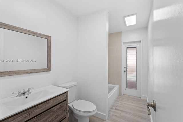 11431 NW 29th St, Sunrise, FL 33323