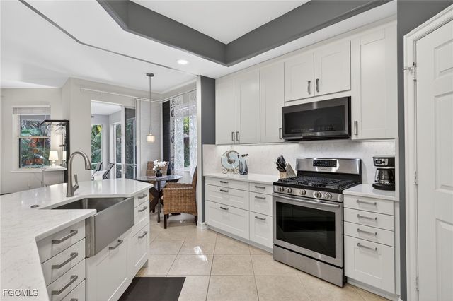 2001 Tarpon Bay DR N 102, Naples, FL 34119