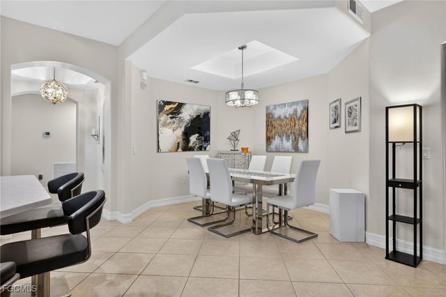 2001 Tarpon Bay DR N 102, Naples, FL 34119