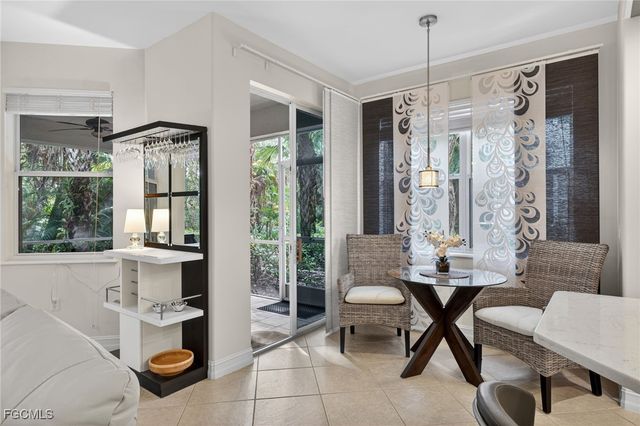 2001 Tarpon Bay DR N 102, Naples, FL 34119