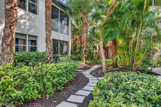 2001 Tarpon Bay DR N 102, Naples, FL 34119