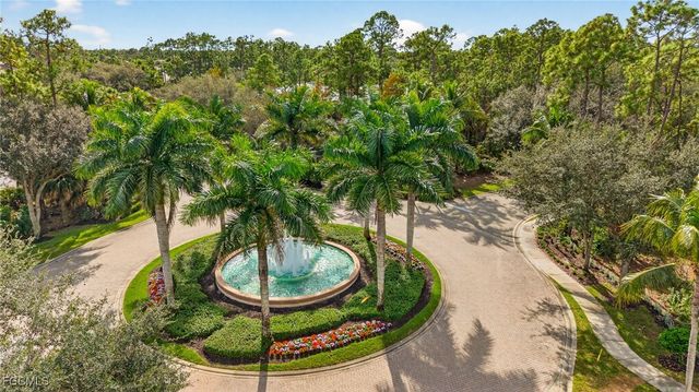 2001 Tarpon Bay DR N 102, Naples, FL 34119