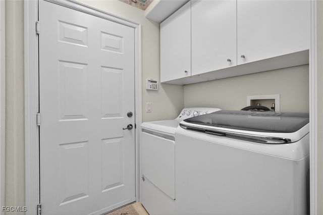 2001 Tarpon Bay DR N 102, Naples, FL 34119