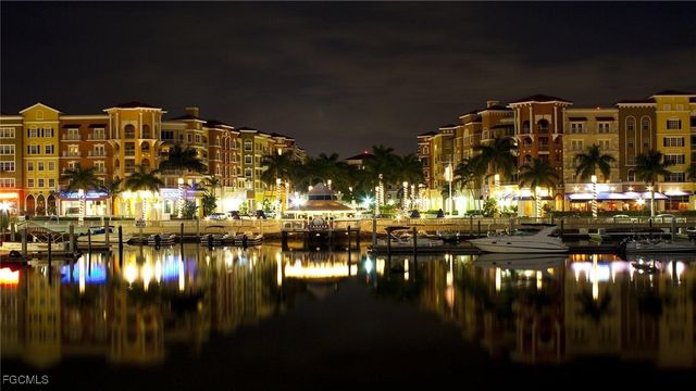 2001 Tarpon Bay DR N 102, Naples, FL 34119