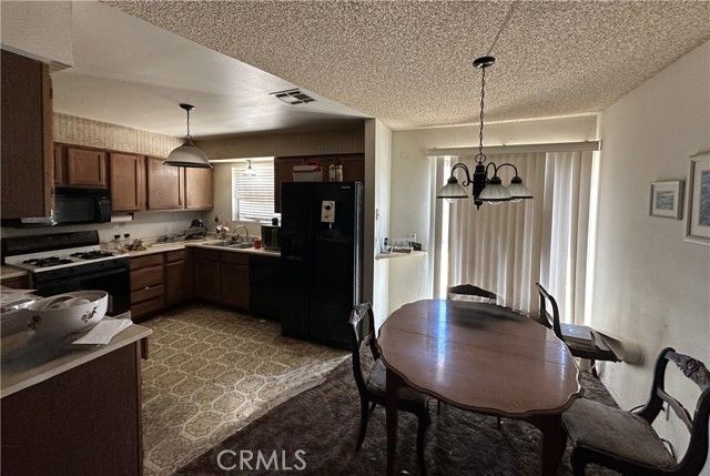 20489 Wren, Apple Valley, CA 92308