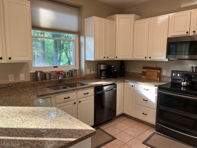 2374 Glenwood Lane, Avon, OH 44011