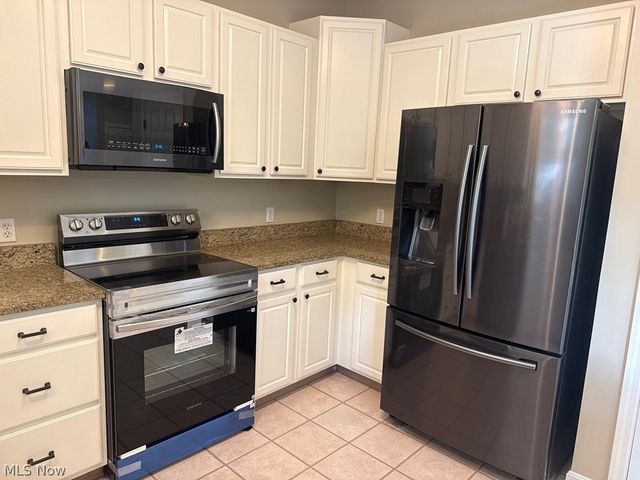 2374 Glenwood Lane, Avon, OH 44011
