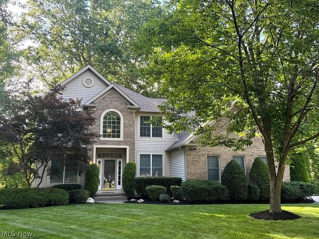 2374 Glenwood Lane, Avon, OH 44011