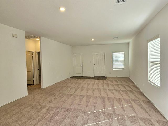 418 Paddlefish LN, Bastrop, TX 78602