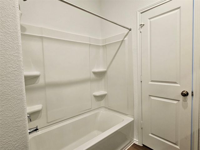 418 Paddlefish LN, Bastrop, TX 78602