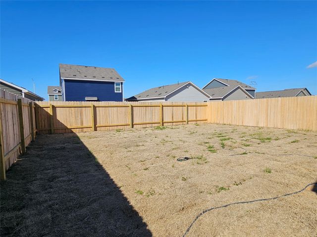 418 Paddlefish LN, Bastrop, TX 78602