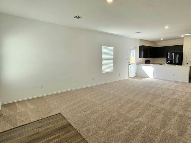 418 Paddlefish LN, Bastrop, TX 78602