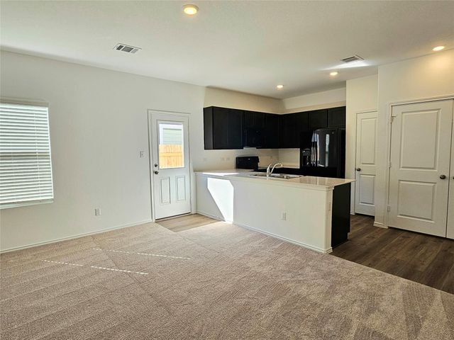 418 Paddlefish LN, Bastrop, TX 78602