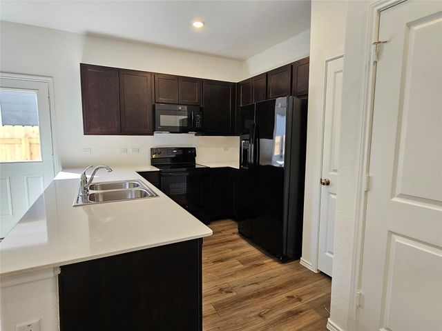 418 Paddlefish LN, Bastrop, TX 78602