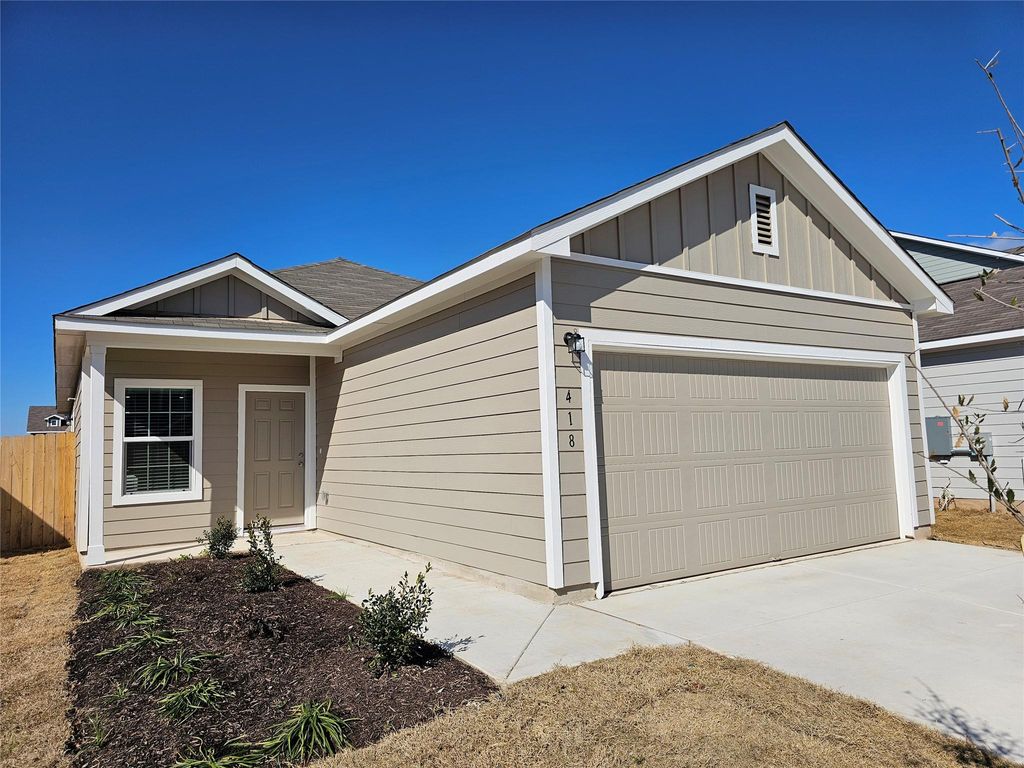 418 Paddlefish LN, Bastrop, TX 78602