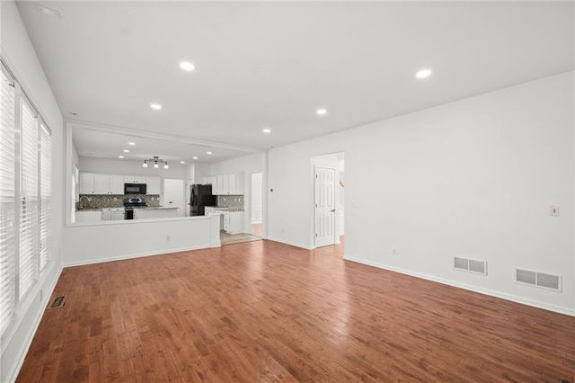 5157 Wellisford Court, Suwanee, GA 30024