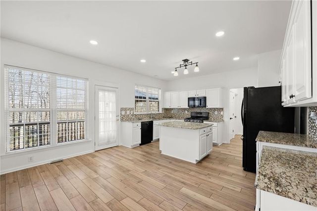 5157 Wellisford Court, Suwanee, GA 30024