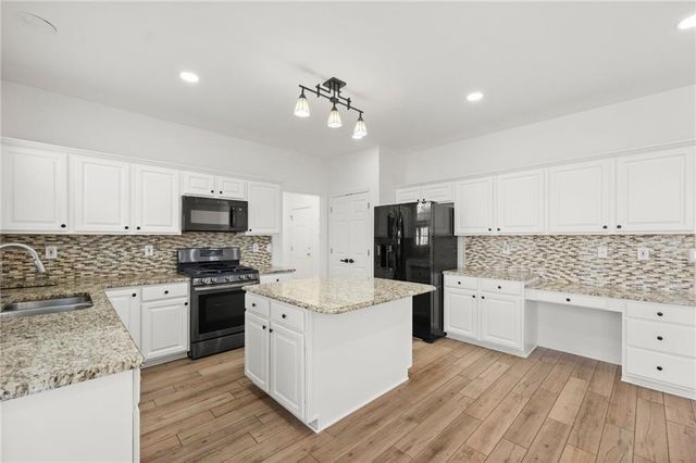 5157 Wellisford Court, Suwanee, GA 30024