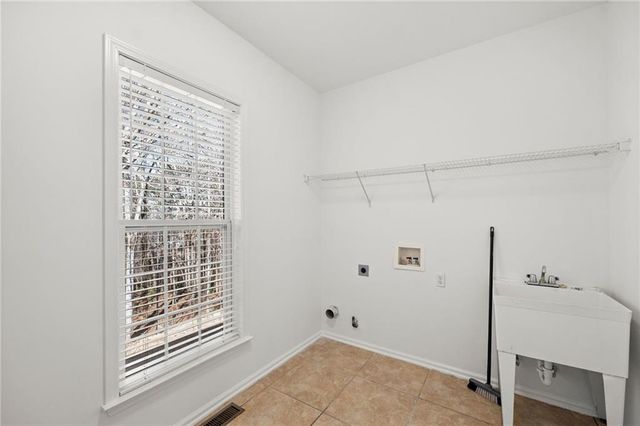 5157 Wellisford Court, Suwanee, GA 30024