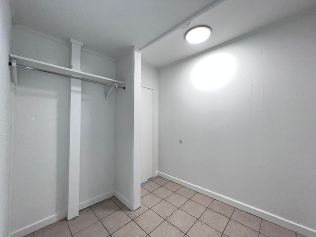 8919 S Muskegon Avenue 2F, Chicago, IL 60617