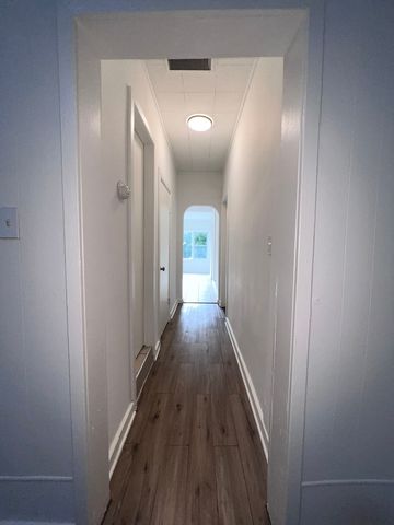 8919 S Muskegon Avenue 2F, Chicago, IL 60617