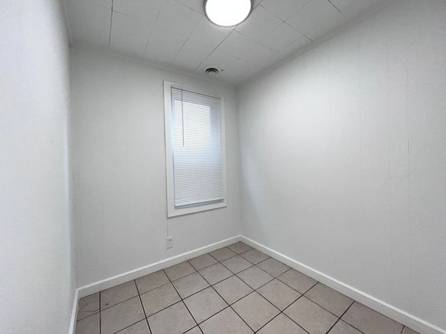 8919 S Muskegon Avenue 2F, Chicago, IL 60617