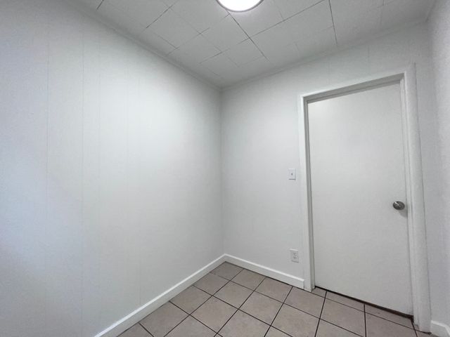 8919 S Muskegon Avenue 2F, Chicago, IL 60617