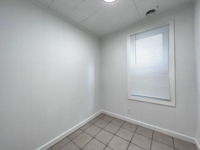 8919 S Muskegon Avenue 2F, Chicago, IL 60617