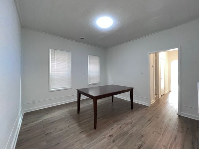 8919 S Muskegon Avenue 2F, Chicago, IL 60617