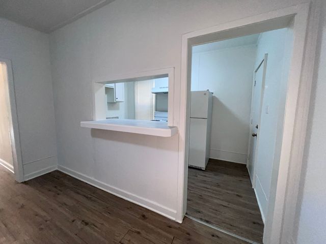 8919 S Muskegon Avenue 2F, Chicago, IL 60617