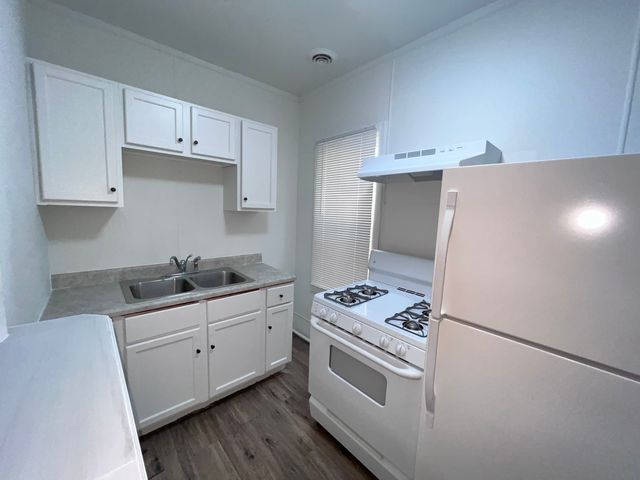 8919 S Muskegon Avenue 2F, Chicago, IL 60617