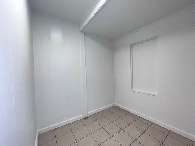 8919 S Muskegon Avenue 2F, Chicago, IL 60617