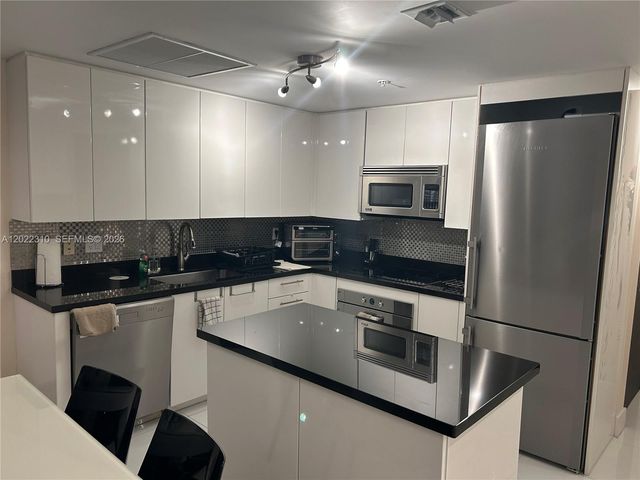 92 SW 3rd St 3703, Miami, FL 33130