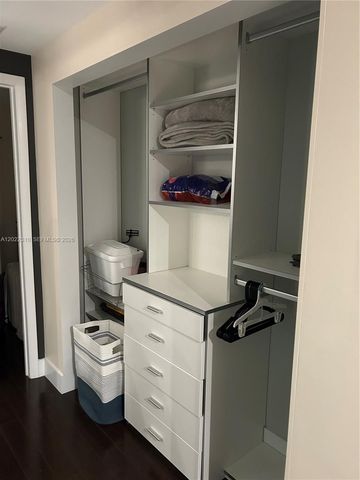 92 SW 3rd St 3703, Miami, FL 33130