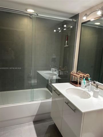 92 SW 3rd St 3703, Miami, FL 33130