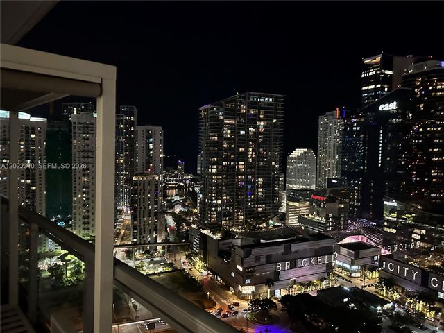 92 SW 3rd St 3703, Miami, FL 33130