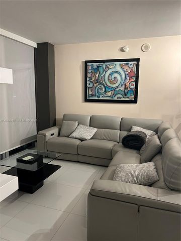 92 SW 3rd St 3703, Miami, FL 33130