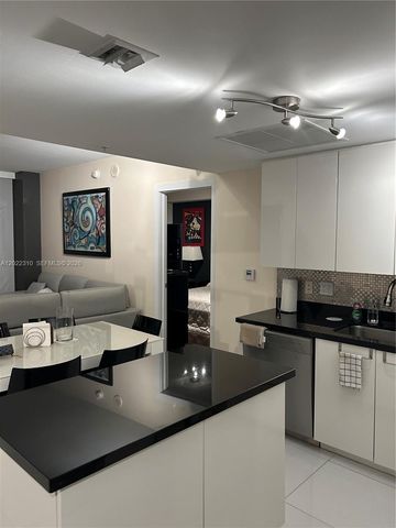 92 SW 3rd St 3703, Miami, FL 33130