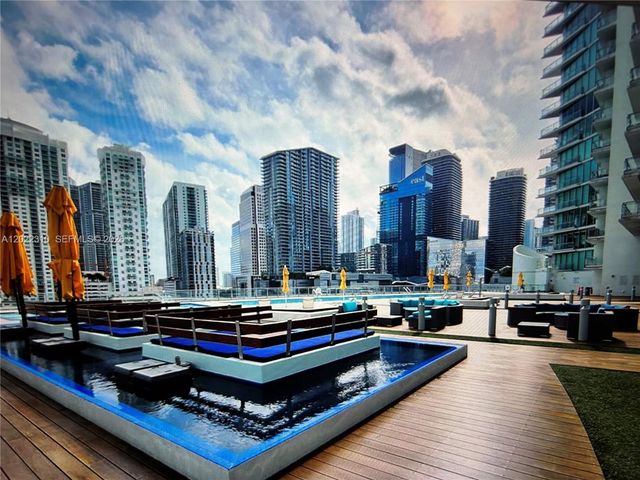 92 SW 3rd St 3703, Miami, FL 33130