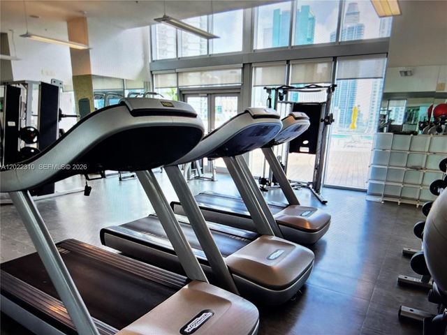 92 SW 3rd St 3703, Miami, FL 33130