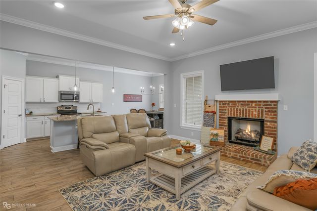 202 Woodcrest Drive, Stonewall, LA 71078